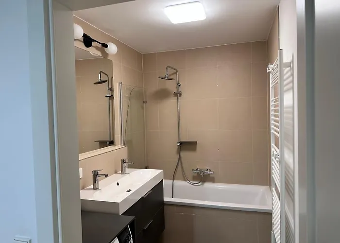 2-zimmer In Oberlaa Mit Privatem Tiefgaragen Platz * וינה